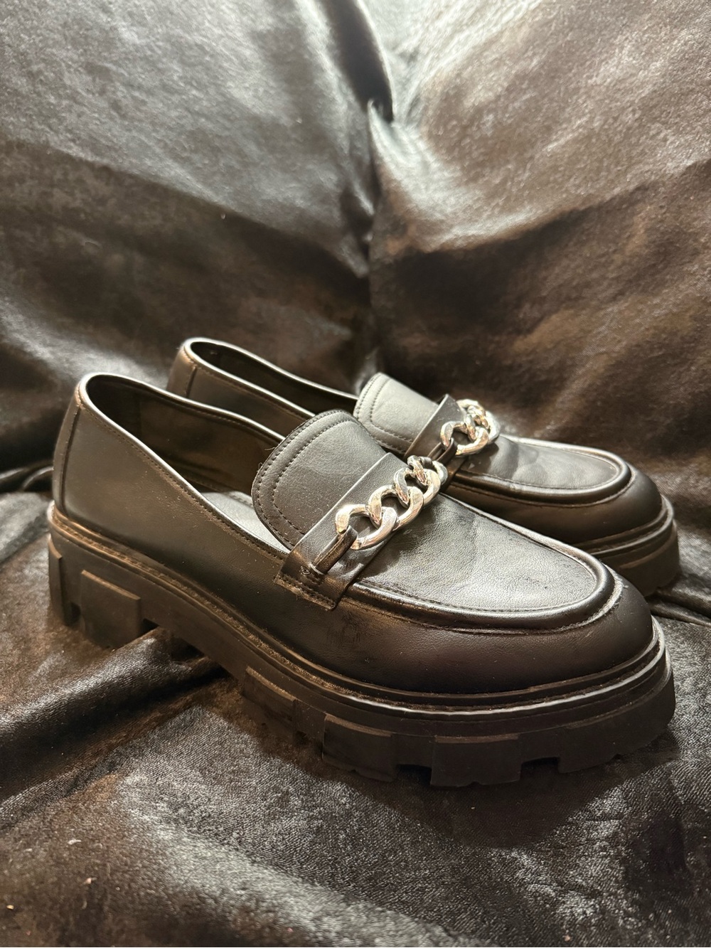 Black Chunky Chain Loafers – Women’s Size 11